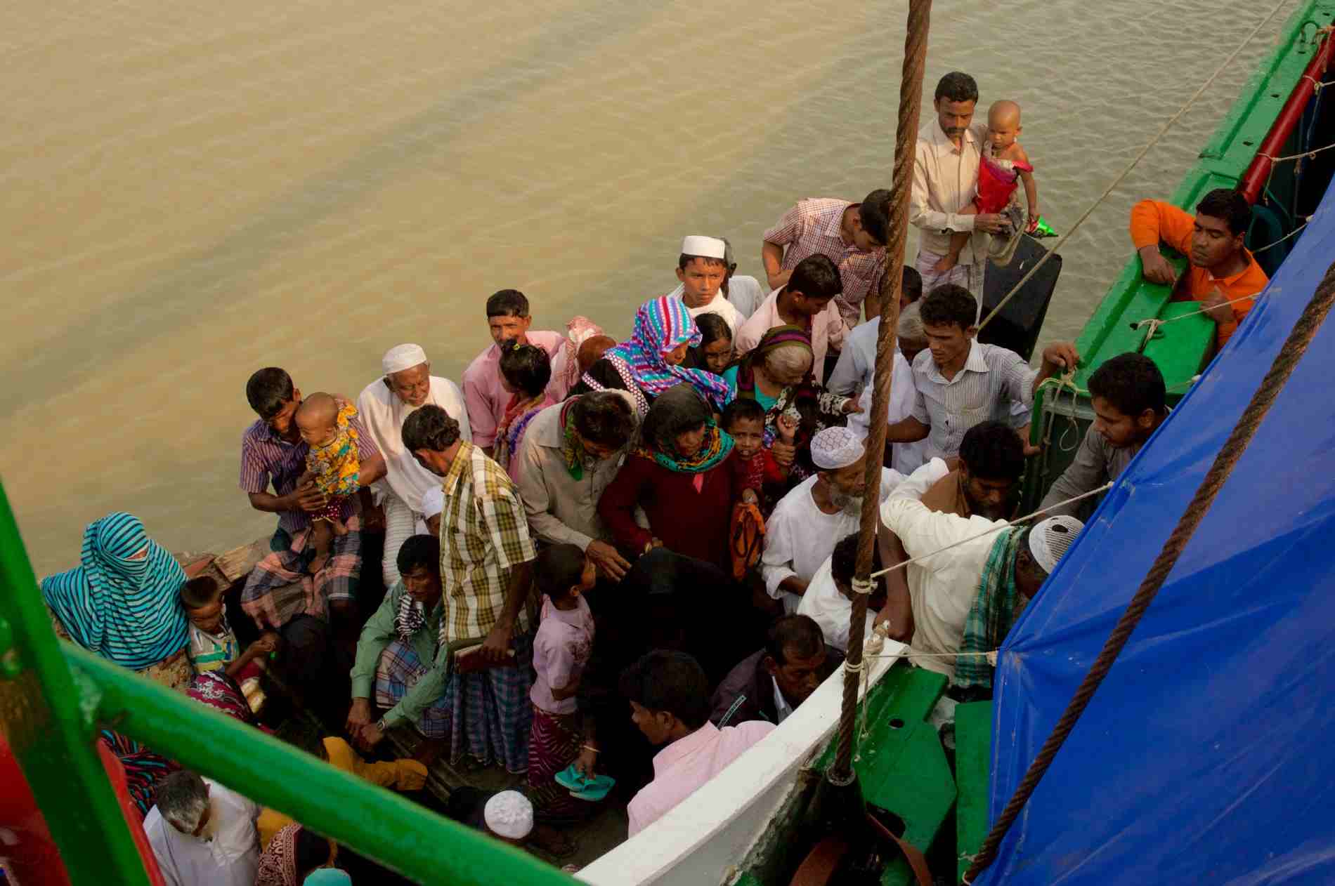 Patients boarding the Rongdhonu Hospital Ship